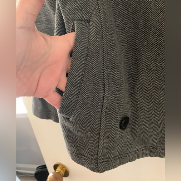 Ezekial size medium coat - Picture 2 of 5